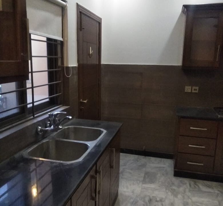 F6 upper portion available for rent (18)